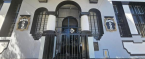 Hostal House 995